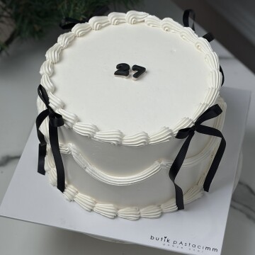 Kurdeleli Yazılı Pasta