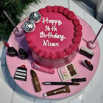 Makyaj Konseptli Yazılı Pasta