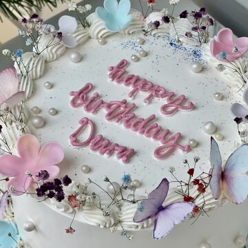 Mini Çiçekli Kelebekli Yazılı Pasta