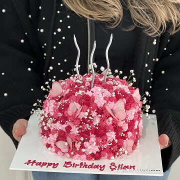 Pembe Kelebekli Kremalı Tasarım Pasta