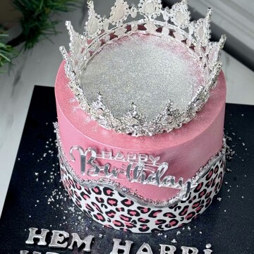 Pembe  Leoparlı Taçlı Pasta (Simli Pasta Üfleme)