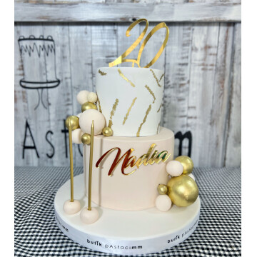 Sade ve Zarif Tasarım Pasta