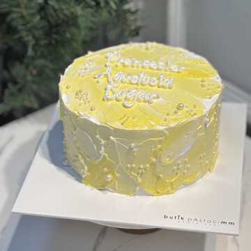 Sarı Renk Geçişli Yazılı Pasta