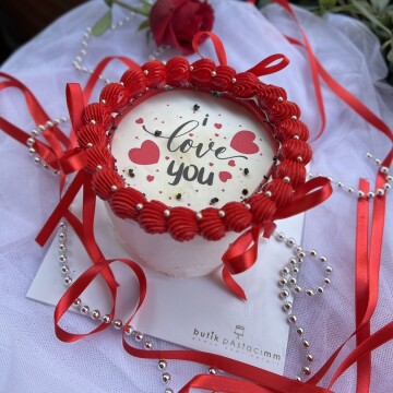 Sevgililer Gününe Özel Sürprizli Yanan Pasta