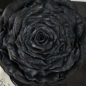 Siyah Gül Şeker Hamurlu Pasta