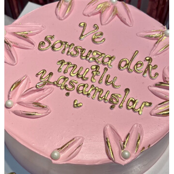 Sonsuza Dek Mutlu Yaşamışlar Yazılı Pasta