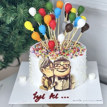 Uçan Ev Sevgili Pastası