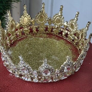 Üfleyince Etrafa Sim Saçılan Kırmızı Güllü Pasta (Simli Pasta Üfleme)