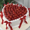 Çilekli Kalpli Kırmızı Kurdeleli Pasta
